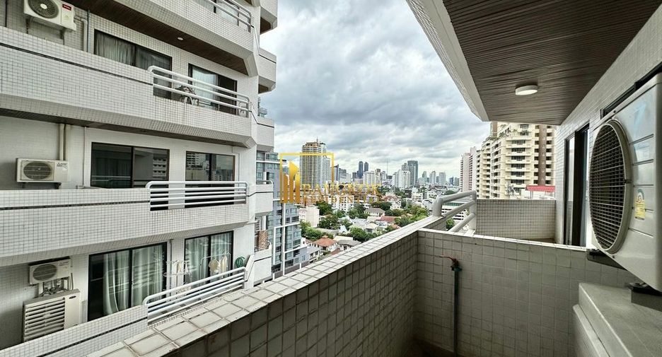 For rent 2 bedrooms condo in Watthana, Bangkok
