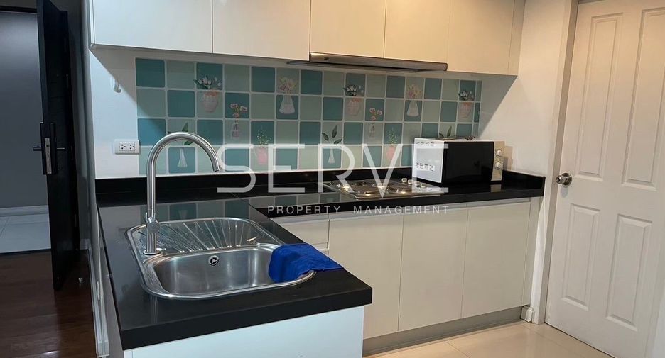 For rent 2 bed condo in Huai Khwang, Bangkok