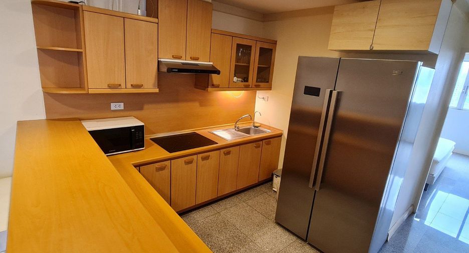 For sale 2 ベッドルーム condo in Khlong Toei, Bangkok