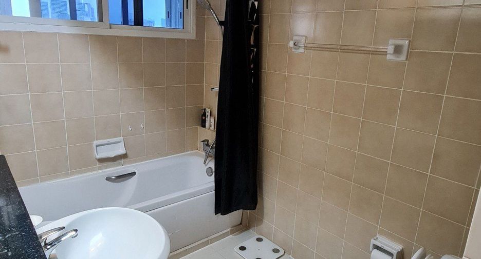 For sale 2 ベッドルーム condo in Khlong Toei, Bangkok