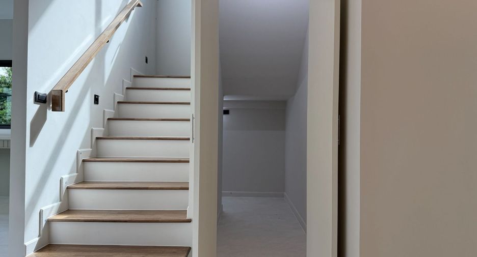 For rent 4 bed house in Bang Phli, Samut Prakan