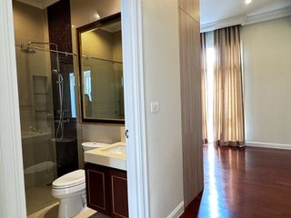 For sale 4 Beds house in Lat Phrao, Bangkok