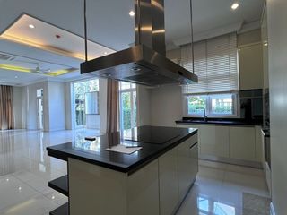 For sale 4 Beds house in Lat Phrao, Bangkok