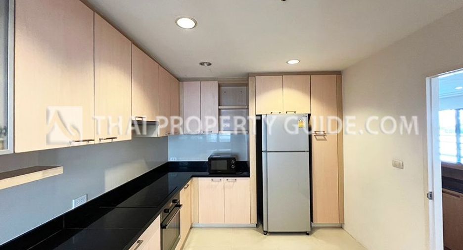 For rent 4 bedrooms apartment in Khlong Toei, Bangkok