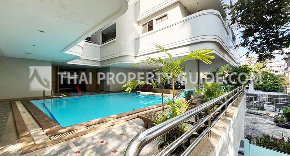 For rent 4 bedrooms apartment in Khlong Toei, Bangkok