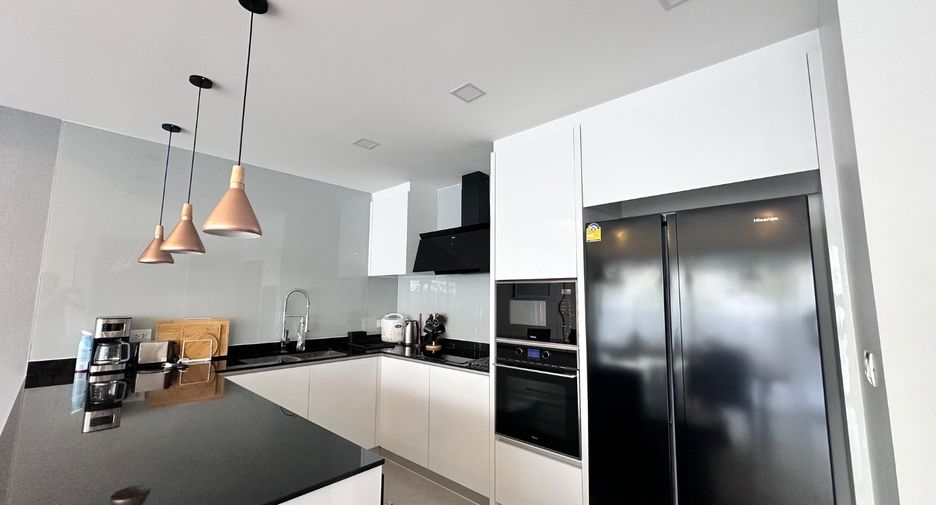 Casa en venta de 4 habitaciones en Bang Lamung, Chonburi