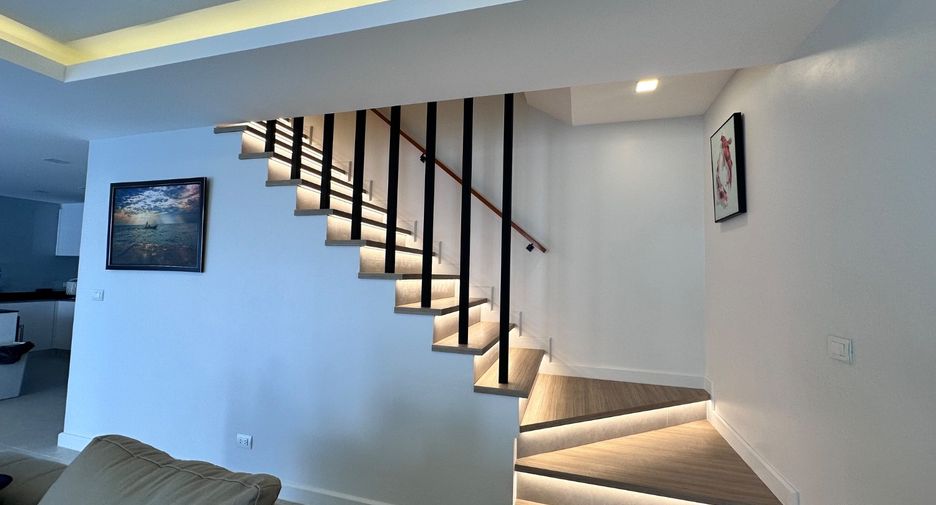Casa en venta de 4 habitaciones en Bang Lamung, Chonburi