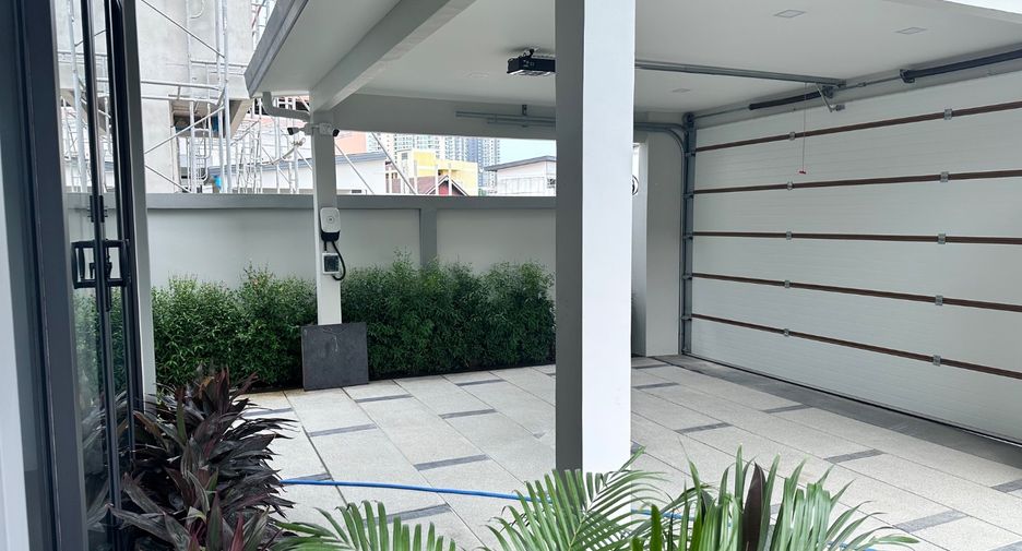 Casa en venta de 4 habitaciones en Bang Lamung, Chonburi