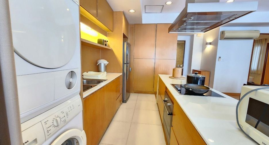 For rent 2 bedrooms apartment in Khlong Toei, Bangkok