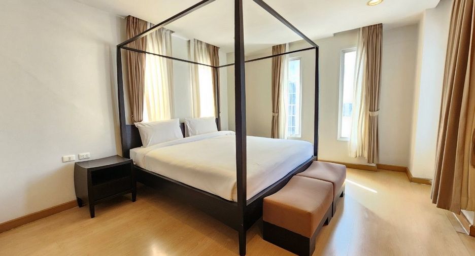 For rent 2 bedrooms apartment in Khlong Toei, Bangkok