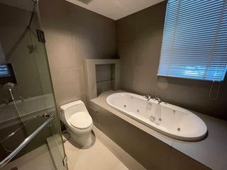For rent 2 bed condo in Pathum Wan, Bangkok