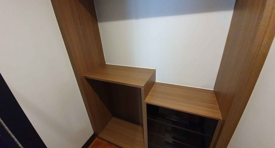For rent 2 bedrooms apartment in Khlong Toei, Bangkok