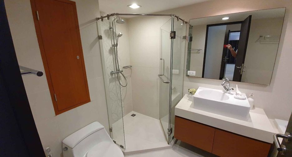For rent 2 bedrooms apartment in Khlong Toei, Bangkok