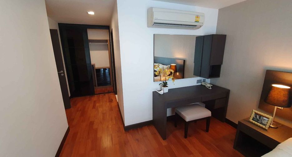 For rent 2 bedrooms apartment in Khlong Toei, Bangkok