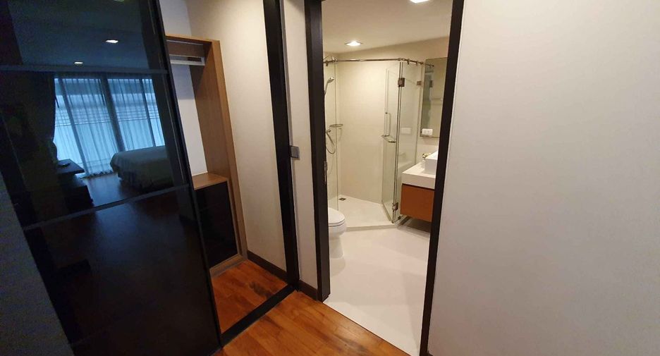 For rent 2 bedrooms apartment in Khlong Toei, Bangkok