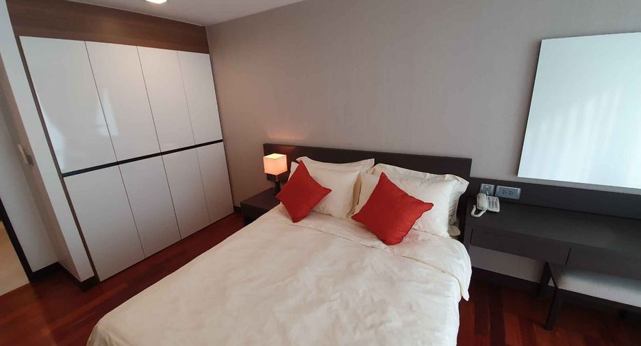 For rent 2 bedrooms apartment in Khlong Toei, Bangkok