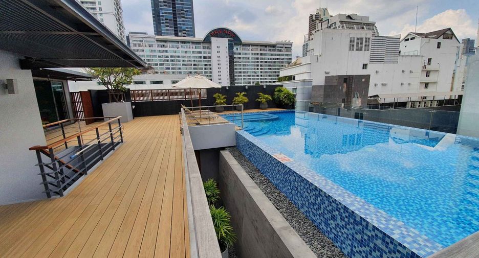 For rent 2 bedrooms apartment in Khlong Toei, Bangkok