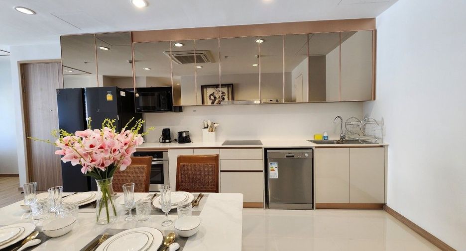 For rent 2 bedrooms apartment in Sathon, Bangkok