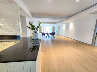 Apartamento en alquiler de 3 habitaciones en Khlong Toei, Bangkok