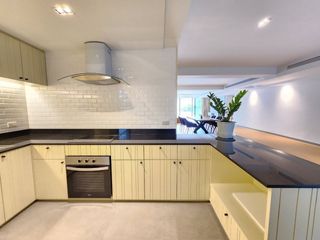 Apartamento en alquiler de 3 habitaciones en Khlong Toei, Bangkok