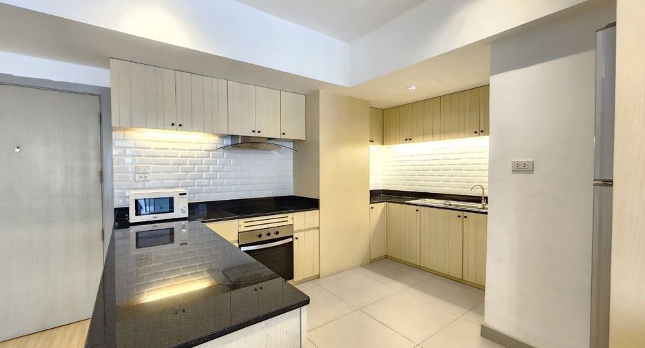 For rent 2 bedrooms apartment in Khlong Toei, Bangkok