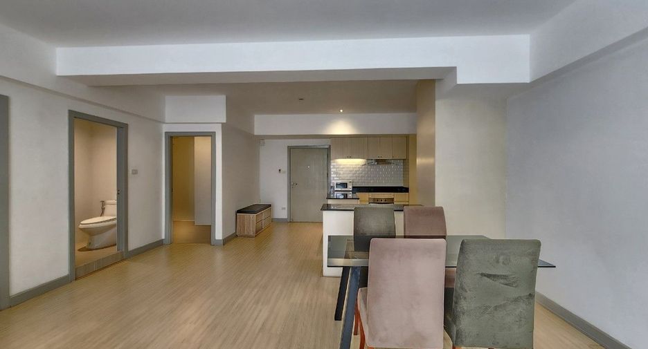 For rent 2 bedrooms apartment in Khlong Toei, Bangkok
