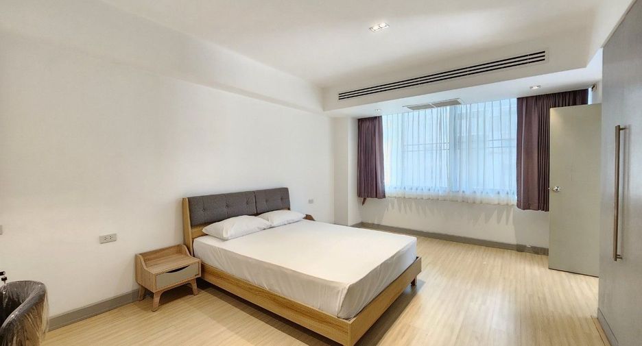 For rent 2 bedrooms apartment in Khlong Toei, Bangkok