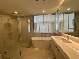 Apartamento en alquiler de 3 habitaciones en Sathon, Bangkok