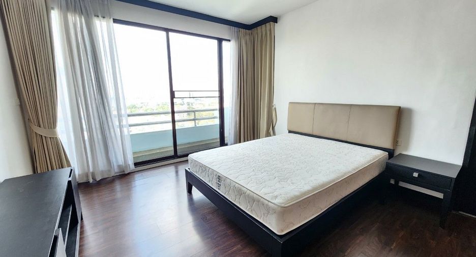 For rent 2 bedrooms apartment in Khlong Toei, Bangkok