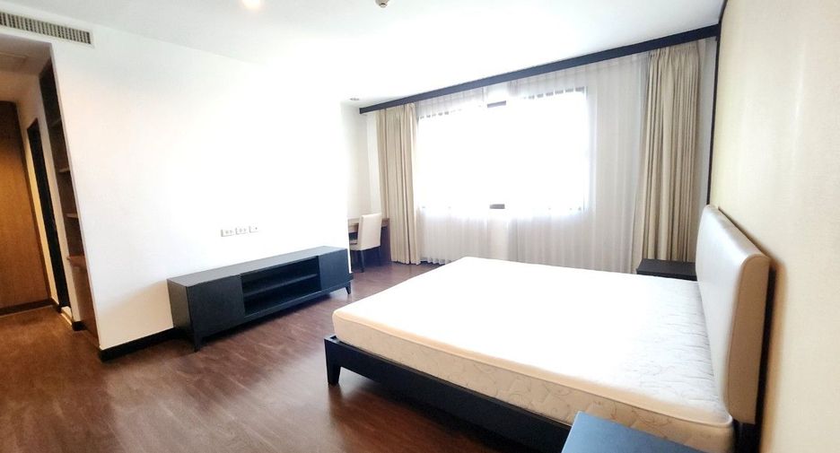For rent 2 bedrooms apartment in Khlong Toei, Bangkok