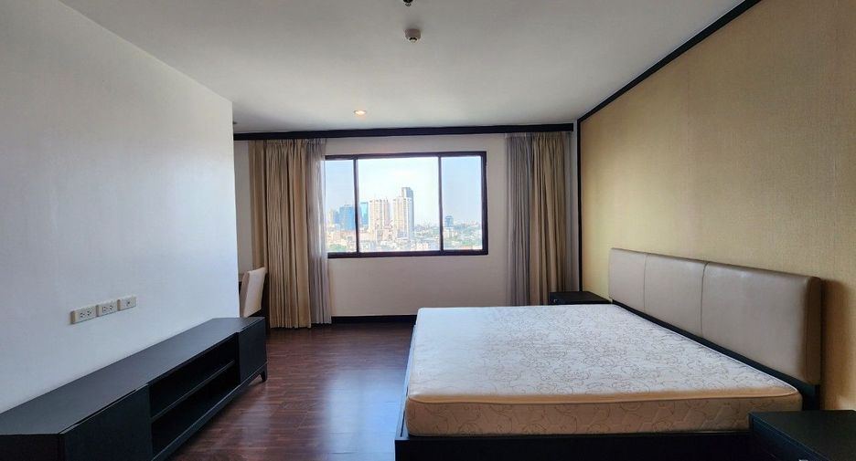 For rent 2 bedrooms apartment in Khlong Toei, Bangkok