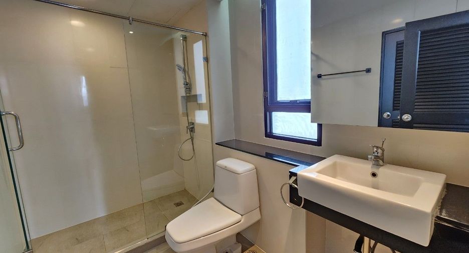 For rent 2 bedrooms apartment in Khlong Toei, Bangkok