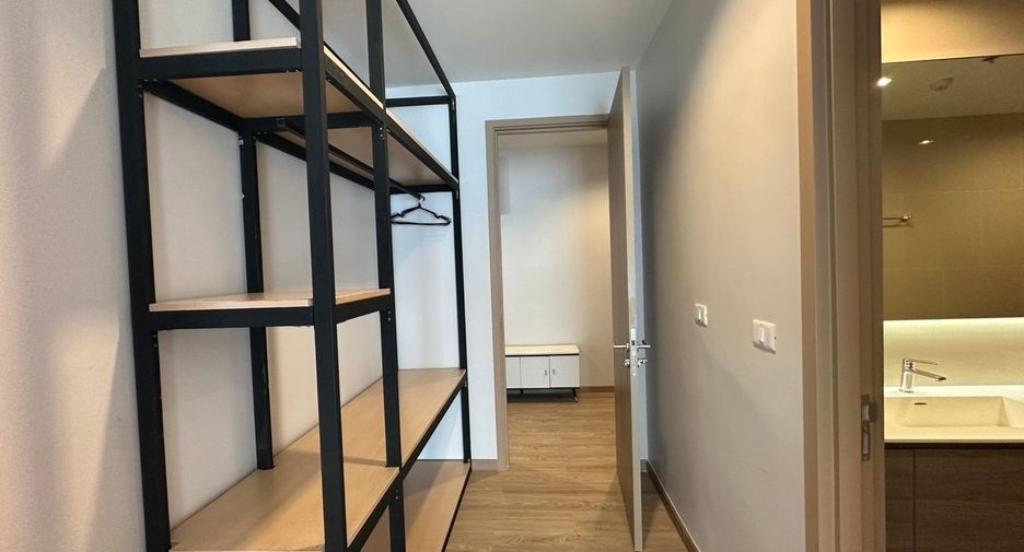 For rent 3 bedrooms apartment in Sathon, Bangkok