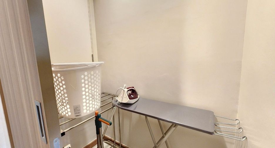 For rent 3 bedrooms apartment in Sathon, Bangkok