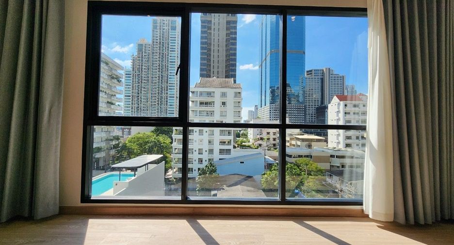 For rent 3 bedrooms apartment in Sathon, Bangkok