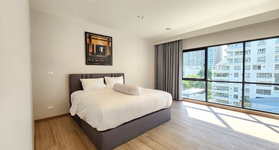 For rent 3 bedrooms apartment in Sathon, Bangkok