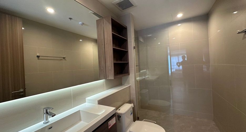 For rent 3 bedrooms apartment in Sathon, Bangkok