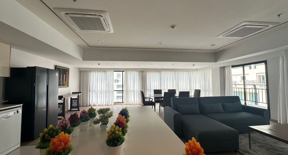 For rent 3 bedrooms apartment in Sathon, Bangkok