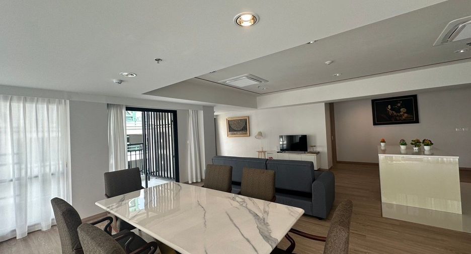 For rent 3 bedrooms apartment in Sathon, Bangkok