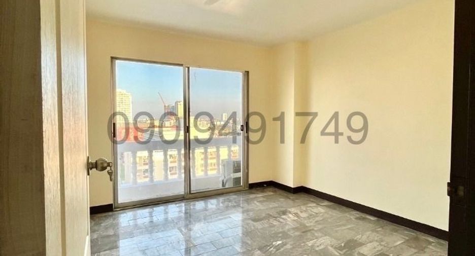 For rent 2 bedrooms condo in Bang Kapi, Bangkok