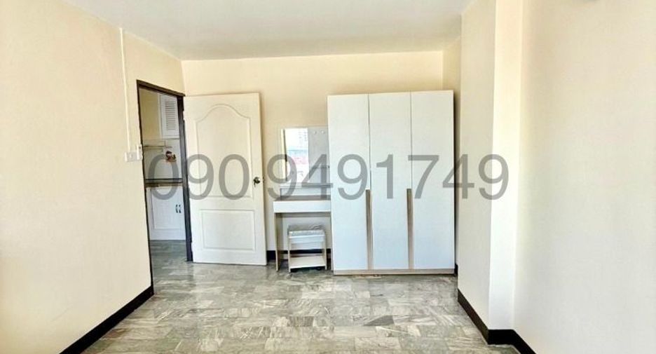 For rent 2 bedrooms condo in Bang Kapi, Bangkok
