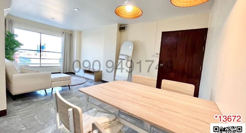 For rent 2 bedrooms condo in Bang Kapi, Bangkok