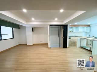 For sale 3 bed retail Space in Mueang Samut Prakan, Samut Prakan