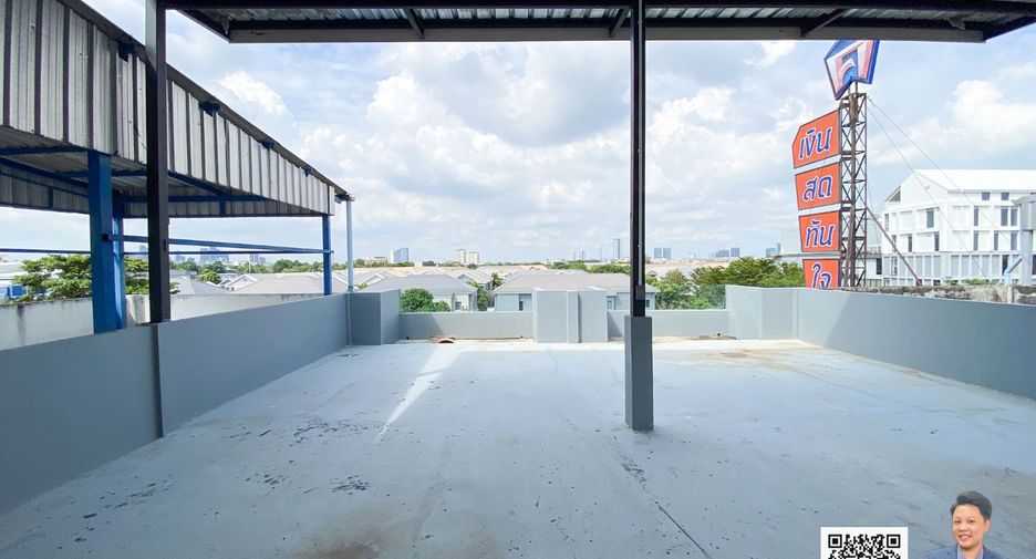 For sale 3 bedrooms retail Space in Mueang Samut Prakan, Samut Prakan