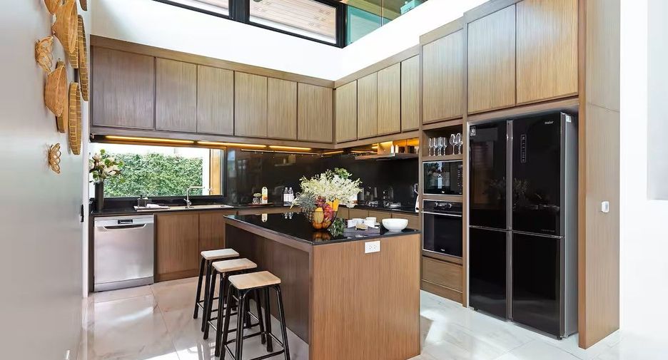 For sale 4 bedrooms villa in Mueang Phuket, Phuket