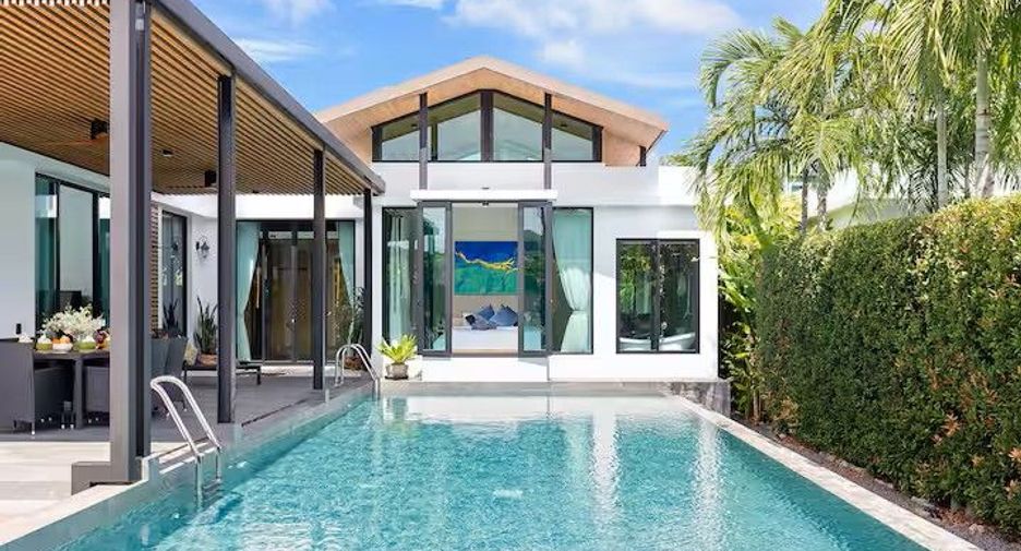 For sale 4 bedrooms villa in Mueang Phuket, Phuket