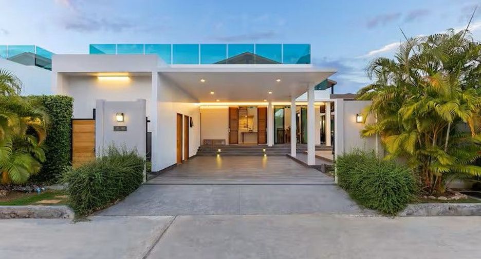 For sale 4 bedrooms villa in Mueang Phuket, Phuket