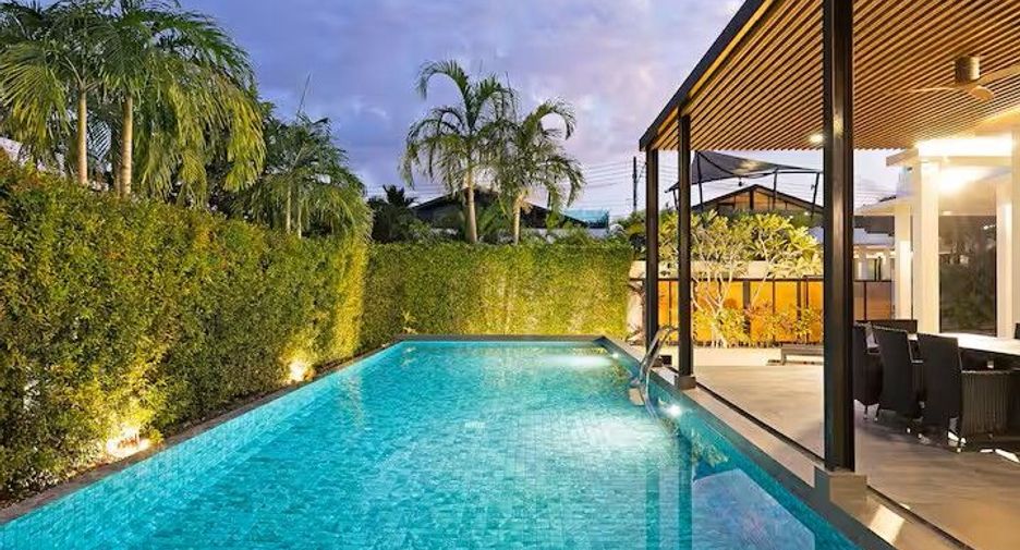 For sale 4 bedrooms villa in Mueang Phuket, Phuket