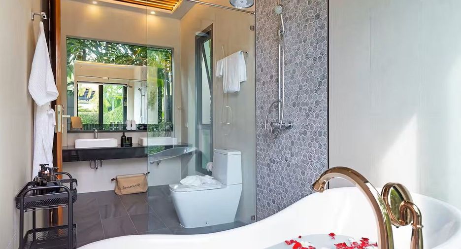 For sale 4 bedrooms villa in Mueang Phuket, Phuket