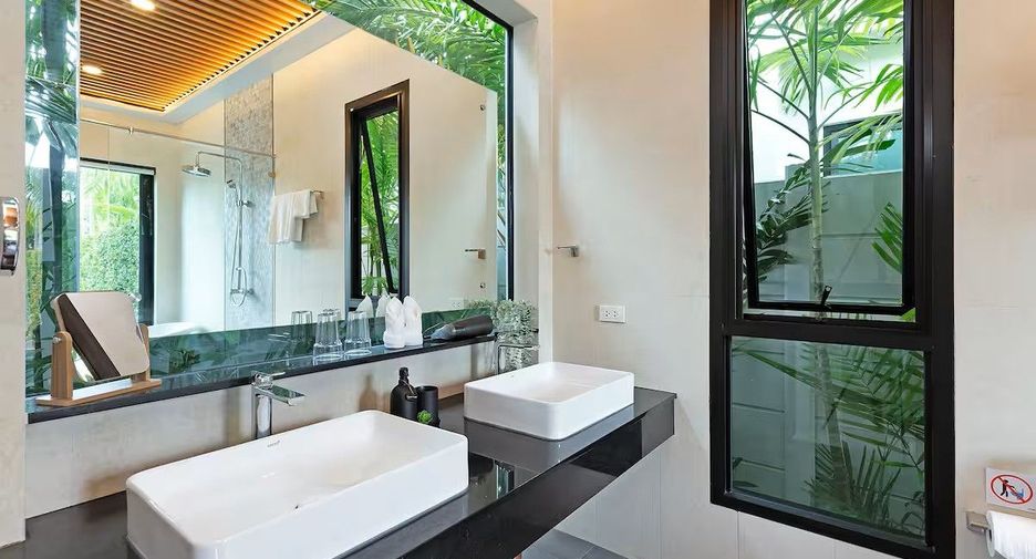For sale 4 bedrooms villa in Mueang Phuket, Phuket